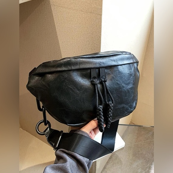 New Crossbody Bag, Fanny Pack - Picture 8 of 9